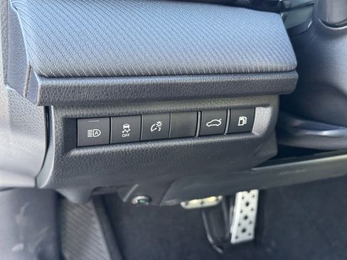 New 2026 Toyota Camry Hybrid FWD image 17