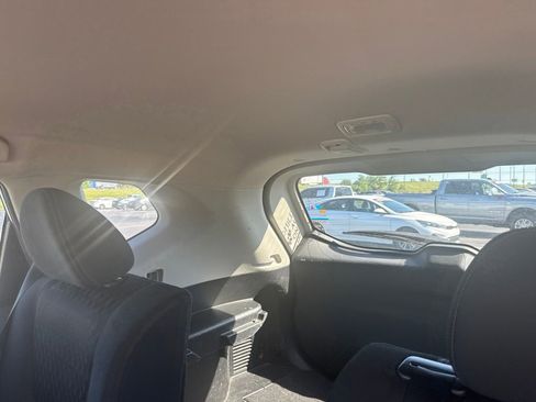Used 2019 Nissan Rogue SV FWD image 7