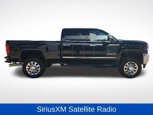 Used 2018 GMC Sierra 2500 SLT w/ Duramax Plus Package AWD/4WD image 11