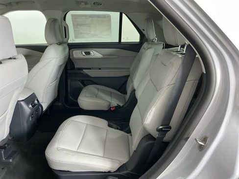 New 2026 Ford Explorer Active w/ Active Comfort Package image 28