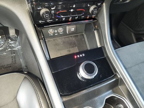 Used 2024 Jeep Grand Cherokee L Altitude RWD image 23