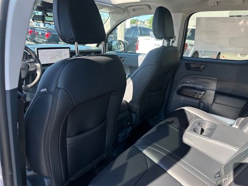 New 2025 Ford Maverick Lariat w/ Black Appearance Package image 28