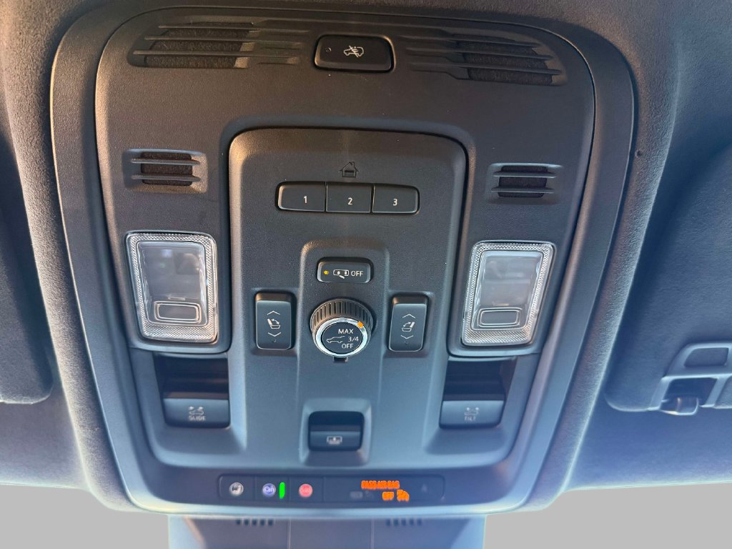 Used 2024 Cadillac Escalade Sport Platinum w/ LPO, ONYX Package AWD/4WD image 30