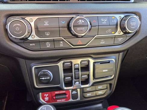 Used 2026 Jeep Wrangler Unlimited Sport AWD/4WD image 26