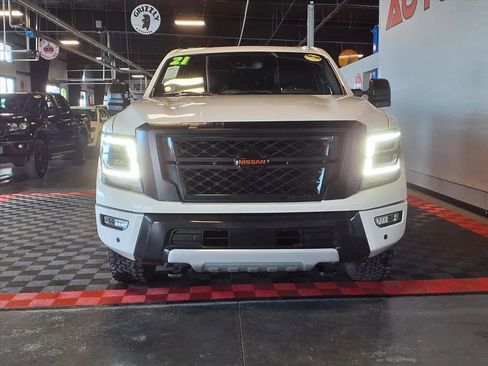 Used 2021 Nissan Titan PRO-4X w/ Pro-4x Convenience Package image 2