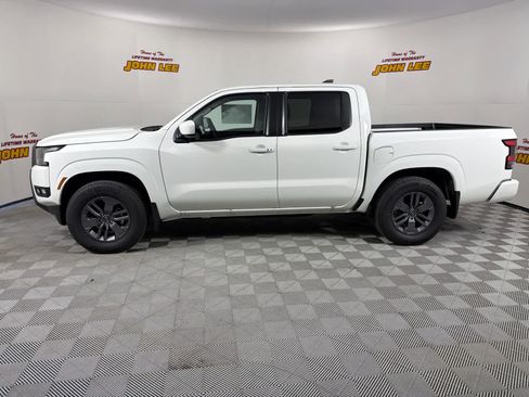 New 2025 Nissan Frontier SV w/ SV Convenience Package image 2