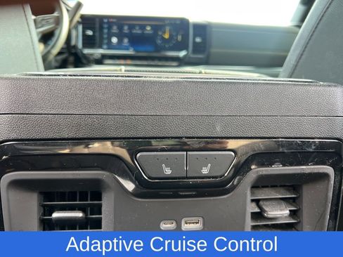 Used 2024 Chevrolet Silverado 2500 ZR2 w/ Technology Package image 18