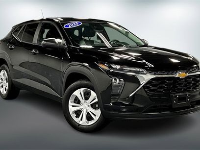 Used 2025 Chevrolet Trax LS w/ Driver Confidence Package