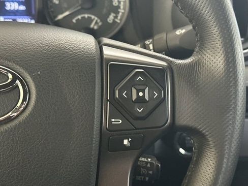 Used 2017 Toyota Tacoma TRD Sport image 26