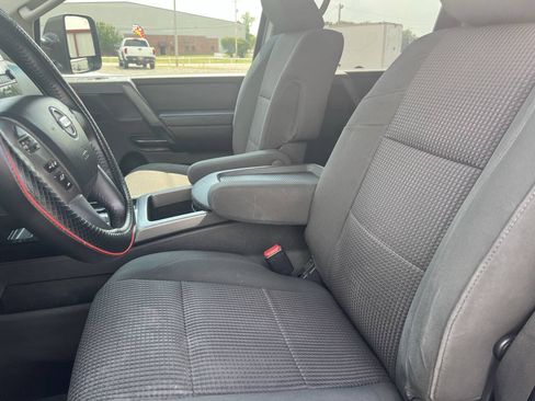 Used 2014 Nissan Titan SV w/ SV Premium Utility Package AWD/4WD image 6