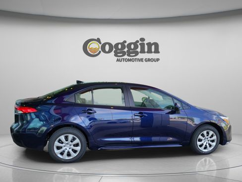 New 2025 Toyota Corolla LE FWD image 5