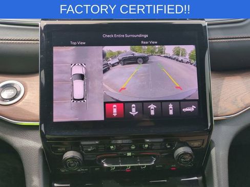 Certified 2025 Jeep Grand Cherokee L Summit w/ Obsidian Package image 18