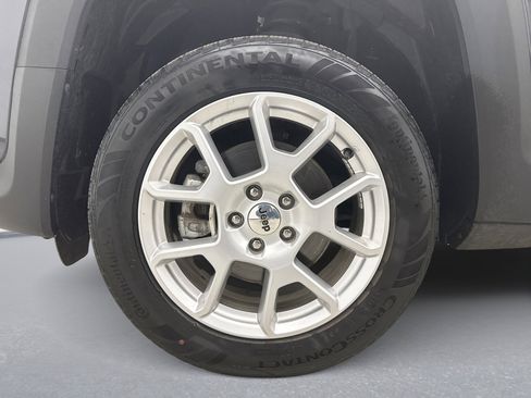 Used 2022 Jeep Renegade Latitude w/ Convenience Group image 24