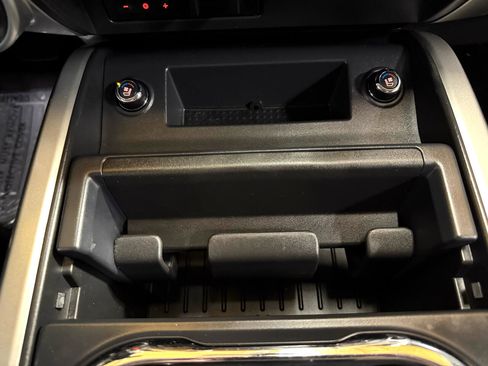 Used 2019 Nissan Titan PRO-4X w/ Pro-4x Convenience Package image 19