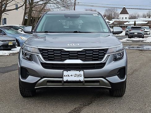 Certified 2022 Kia Seltos LX image 2