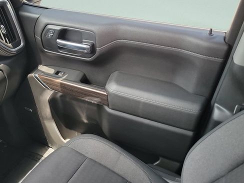 Used 2020 Chevrolet Silverado 1500 LT Trail Boss AWD/4WD image 13