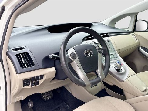 Used 2015 Toyota Prius Two FWD image 9