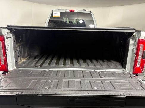 Used 2025 Ford F350 Lariat w/ Black Appearance Package image 33