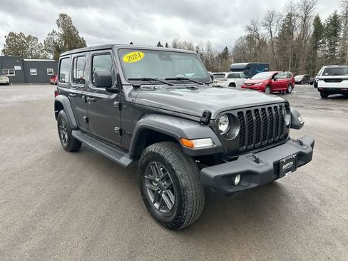 Used 2024 Jeep Wrangler Sport S image 7
