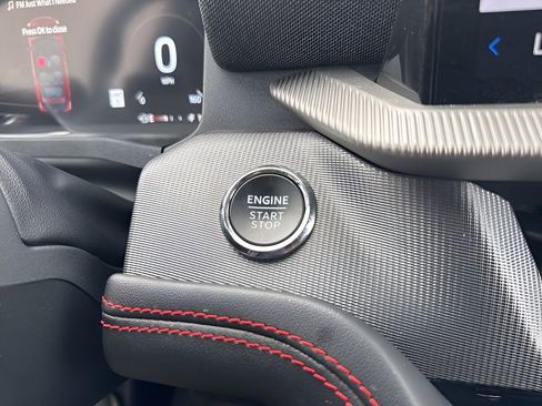 Used 2025 Ford Explorer ST image 24