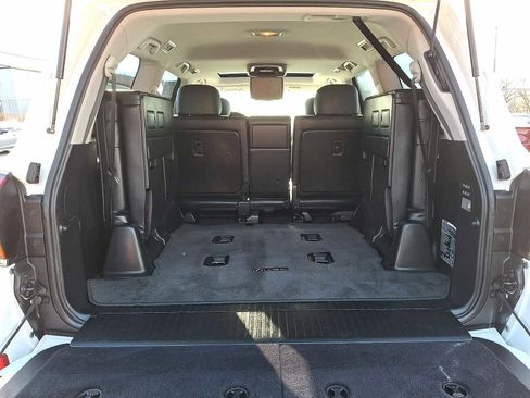 Used 2011 Lexus LX 570 image 27