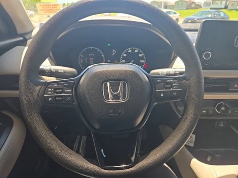 Used 2025 Honda HR-V LX image 13