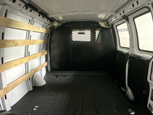 Used 2024 GMC Savana 2500 Work Van w/ Driver Convenience Package image 29