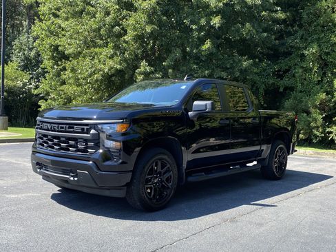 Used 2025 Chevrolet Silverado 1500 Custom w/ Turbomax Blackout Package AWD/4WD image 5