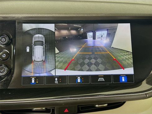Certified 2022 Buick Envision Essence w/ Technology Package I FWD image 17