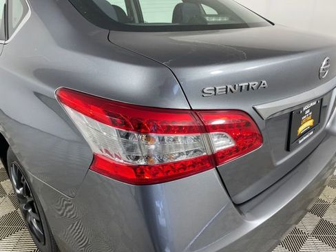 Used 2015 Nissan Sentra SV FWD image 18