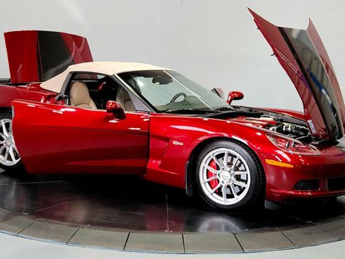 Used 2007 Chevrolet Corvette Convertible w/ Preferred Equipment Group image 9
