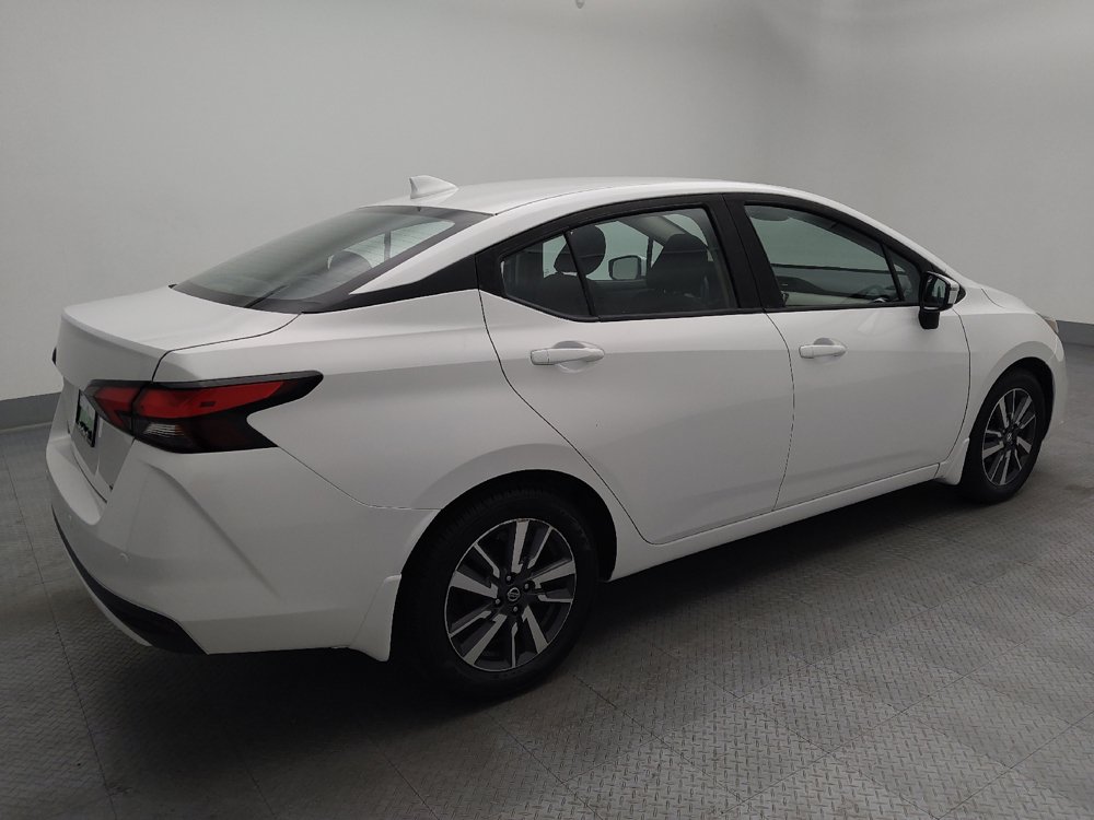 Used 2021 Nissan Versa SV FWD image 10