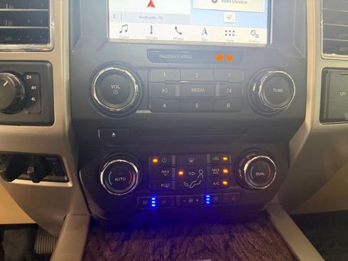Used 2018 Ford F250 Lariat w/ Lariat Ultimate Package AWD/4WD image 30