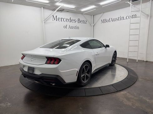 Used 2025 Ford Mustang Coupe image 7