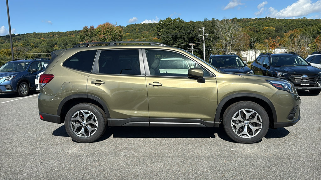 Certified 2023 Subaru Forester Premium AWD/4WD image 5