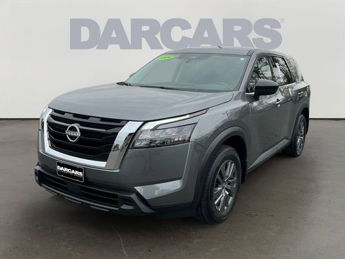 Used 2024 Nissan Pathfinder S w/ Cargo Package image 3