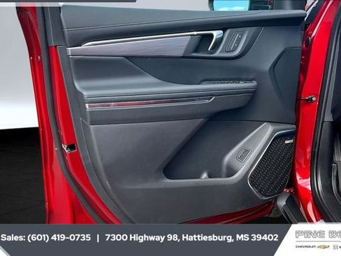 New 2026 Buick Enclave Preferred w/ LPO, Floor Liner Package image 17