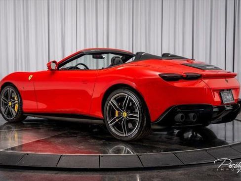 Used 2024 Ferrari Roma Spider RWD image 16