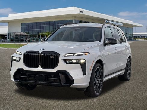 New 2026 BMW X7 M60i image 4