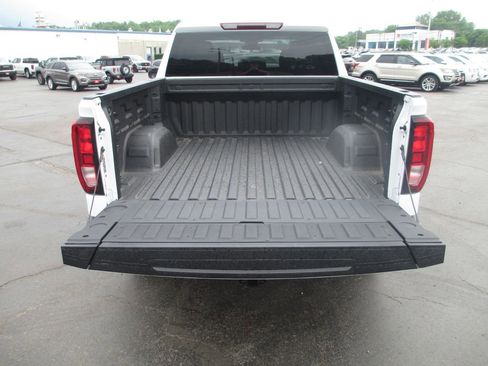 Used 2026 GMC Sierra 1500 Elevation AWD/4WD image 8