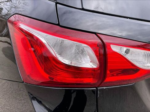 Used 2020 Chevrolet Equinox LT w/ Midnight Edition image 29