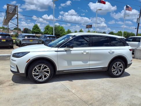 Used 2023 Lincoln Corsair FWD image 3