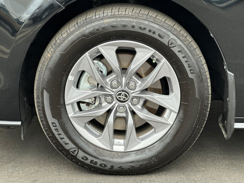 Certified 2025 Toyota Sienna XLE FWD image 27