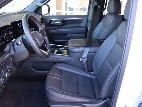 Certified 2025 Chevrolet Suburban RST w/ Comfort Package image 18