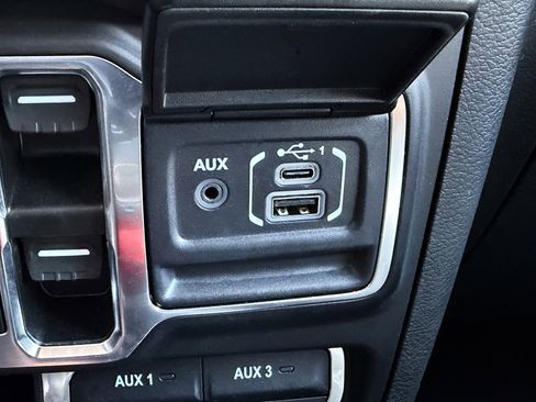 Used 2023 Jeep Wrangler Sahara w/ LED Lighting Group AWD/4WD image 11