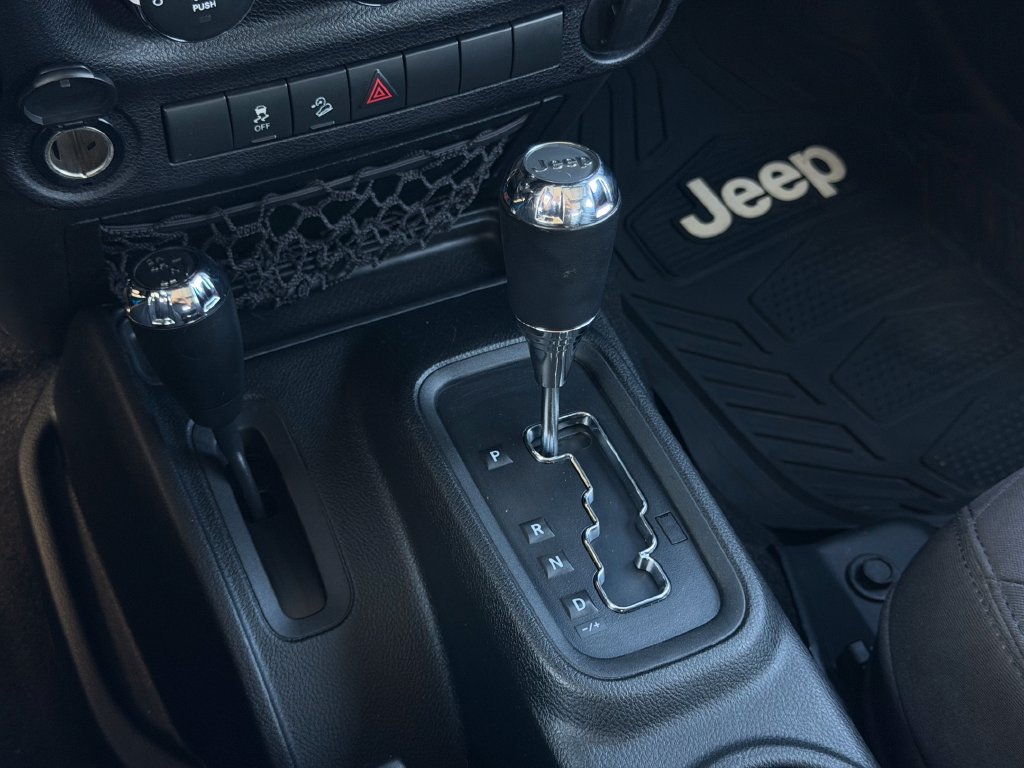 Used 2017 Jeep Wrangler Unlimited Sport w/ Connectivity Group AWD/4WD image 21