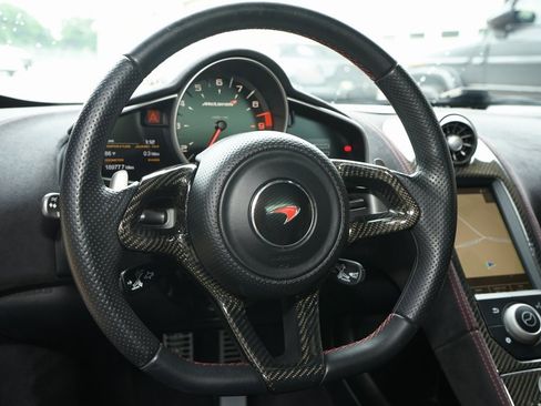 Used 2015 McLaren 650S Spider image 12