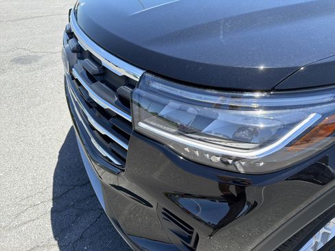 Certified 2026 Ford Explorer Active AWD/4WD image 10