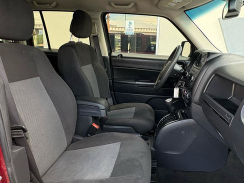 Used 2017 Jeep Patriot Sport w/ Power Value Group AWD/4WD image 31