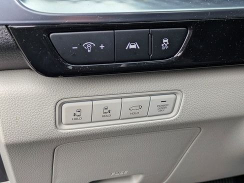 Used 2023 Kia Carnival SX Prestige FWD image 16